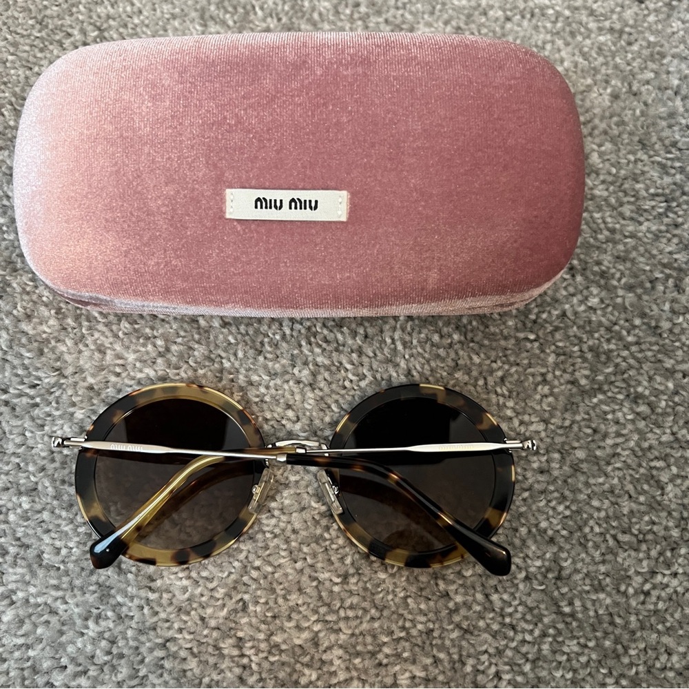 Miu Miu tortoise brown round sunglasses - Picture 2 of 3